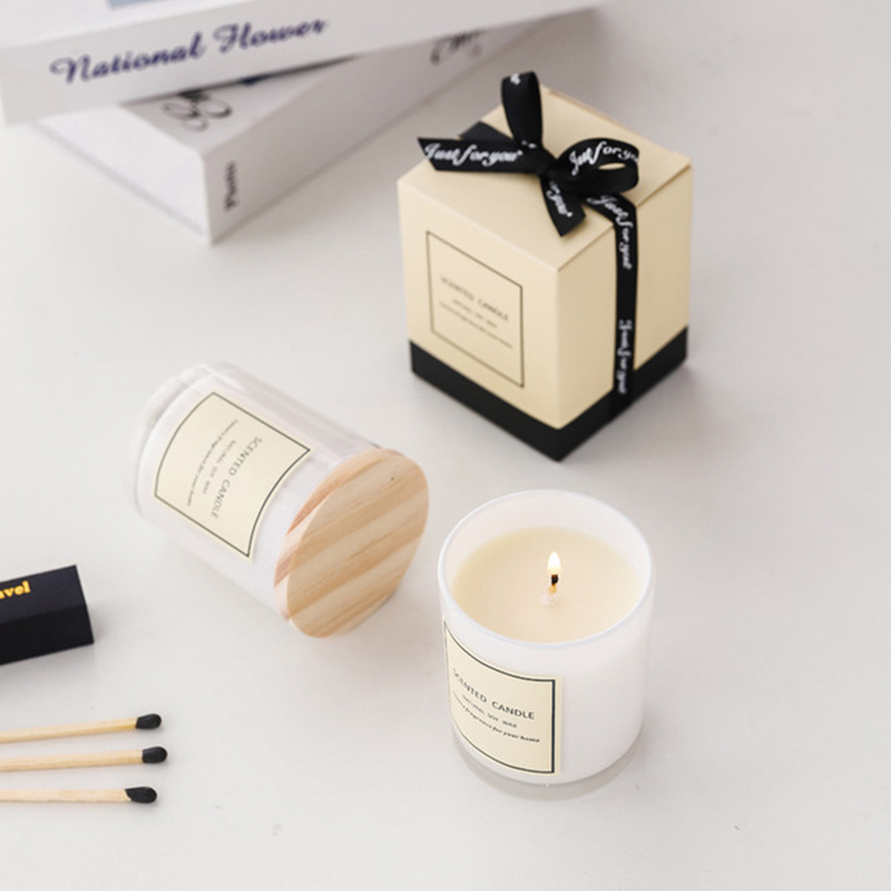 Candele di compleanno romantiche rotonde in cera di soia da 150 g, set regalo di candele profumate vegane fatte a mano di lusso